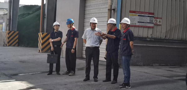 集團(tuán)公司黨委委員、股份公司黨委書記、總經(jīng)理蔣培進(jìn)到建材公司調(diào)...